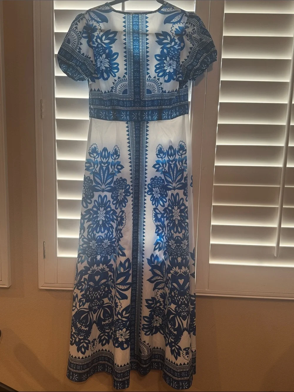 Source Unknown Blue & White Floral V-Neck Maxi Dress - Picture 2 of 2